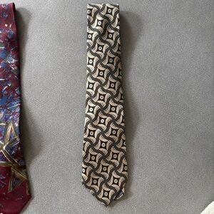 Guy Laroche Couture Paris NY 100% Silk Black and Cream Geometric Tie